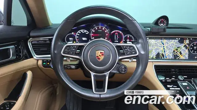 Porsche Panamera 2018 — Şəkil 29/35