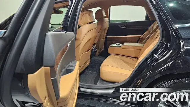 Genesis G80 2023 — ფოტო 11/31