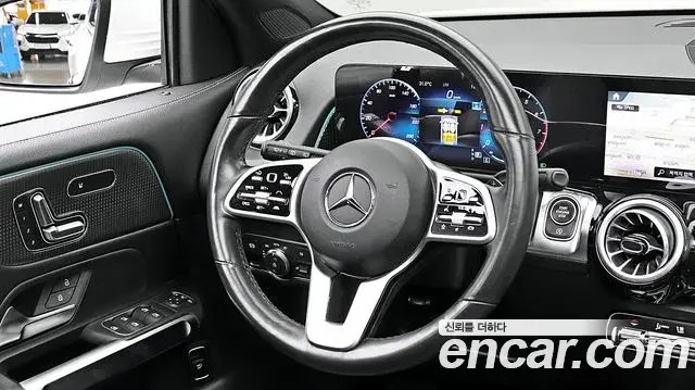 Mercedes-Benz GLB-Class 2021 — Şəkil 2/20