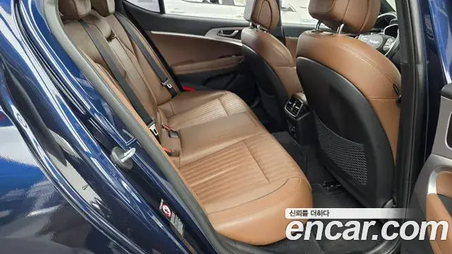 Genesis G70 2018 — Photo 13/33