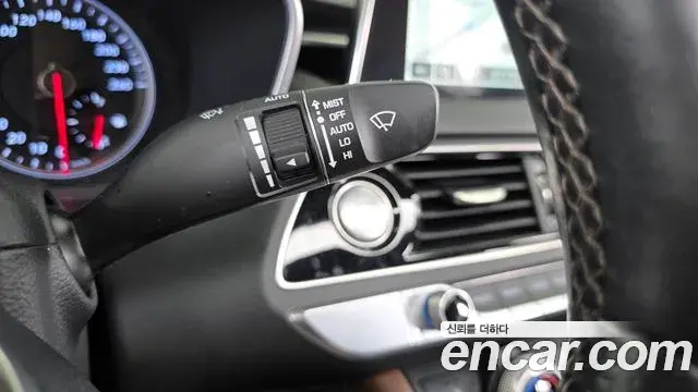 Genesis G70 2018 — Photo 24/33
