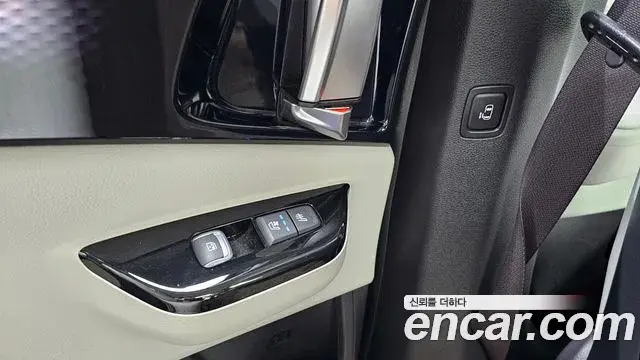 Kia Carnival 2021 — Фото 19/20