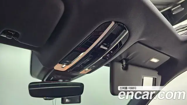 Porsche Cayenne 2019 — ფოტო 21/30