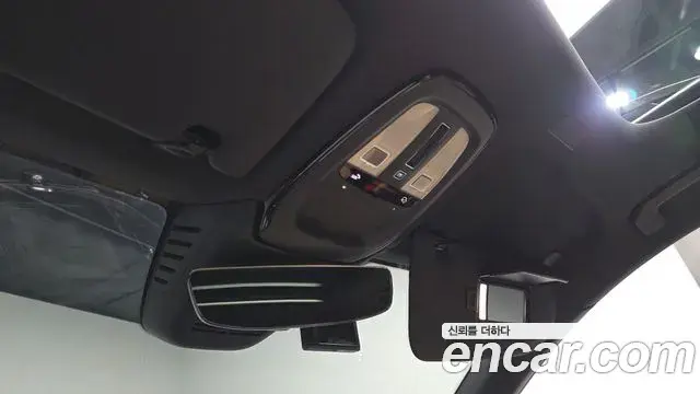 Volvo XC60 2025 — ფოტო 17/35