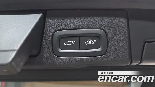 Volvo XC60, 2025