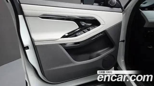 Land Rover Range Rover Evoque 2022 — Şəkil 31/35