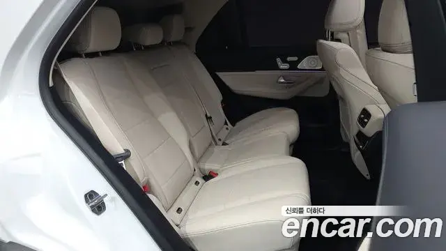 Mercedes-Benz GLE-Class 2026 — Фото 12/20