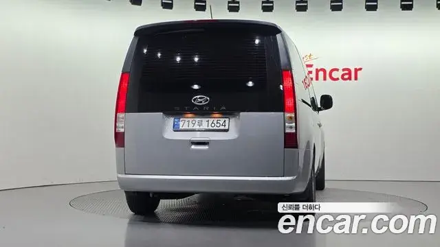 Hyundai Staria 2024 — Фото 4/20