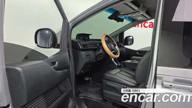 Hyundai Staria 2024 — Фото 10/20