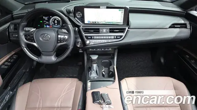 Lexus ES300h 2025 — Şəkil 45/46