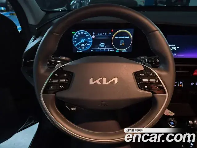 Kia Niro 2022 — ფოტო 3/9