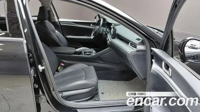 Kia K5 2023 — Photo 14/29