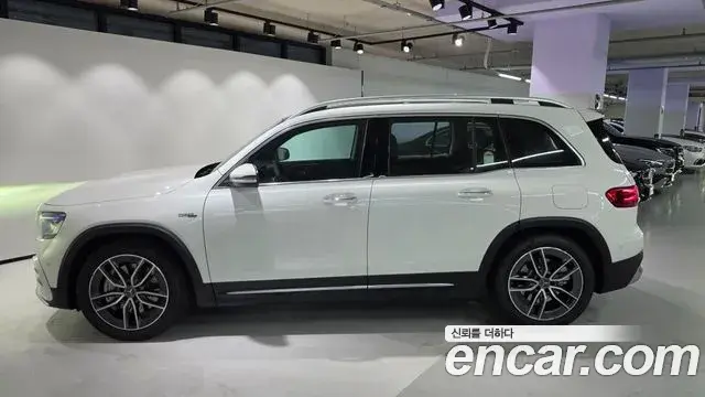 Mercedes-Benz GLB-Class 2026 — Photo 7/20