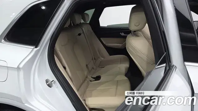 Audi Q5 2023 — Şəkil 11/20