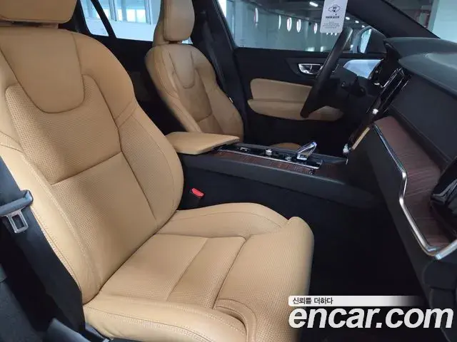 Volvo V60 Cross Country 2025 — Photo 9/20