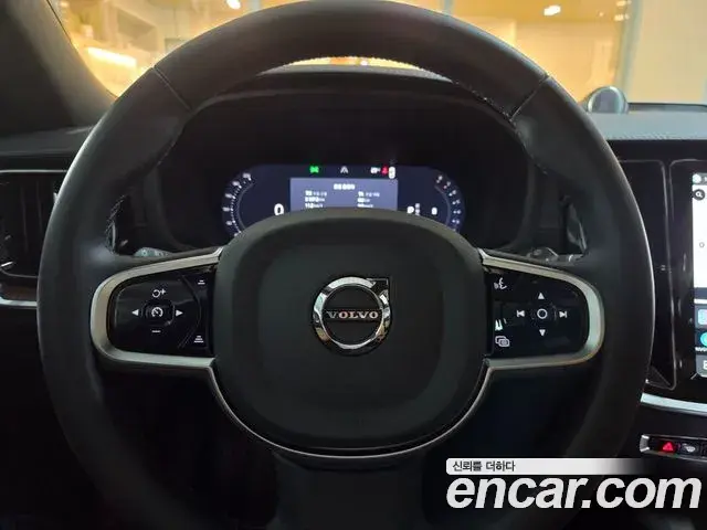 Volvo V60 Cross Country 2025 — Photo 13/20