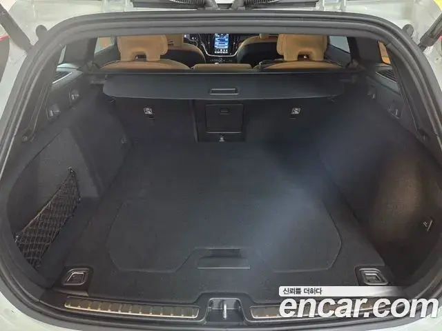 Volvo V60 Cross Country 2025 — Photo 18/20