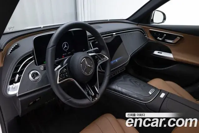 Mercedes-Benz E-Class 2025 — Фото 18/20