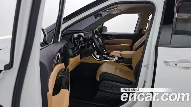 Kia Carnival 2023 — Photo 10/20