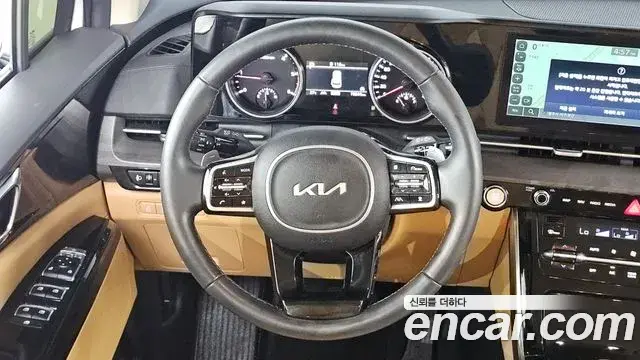 Kia Carnival 2023 — Photo 11/20