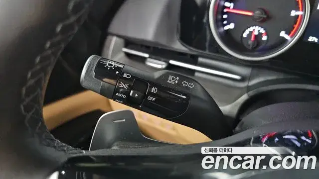 Kia Carnival 2023 — Photo 15/20