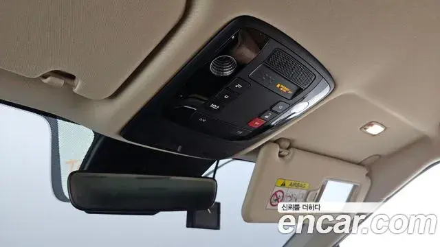 Kia Carnival 2023 — Photo 17/20