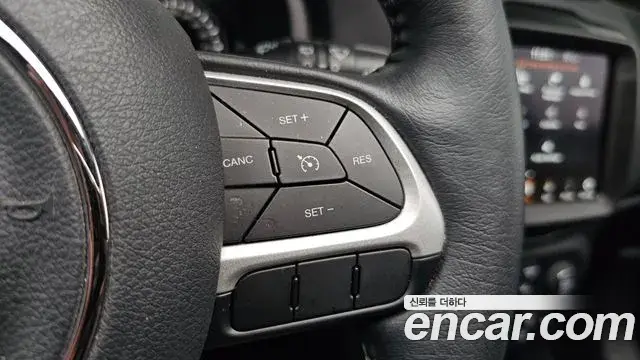 Jeep Renegade 2023 — Photo 23/38
