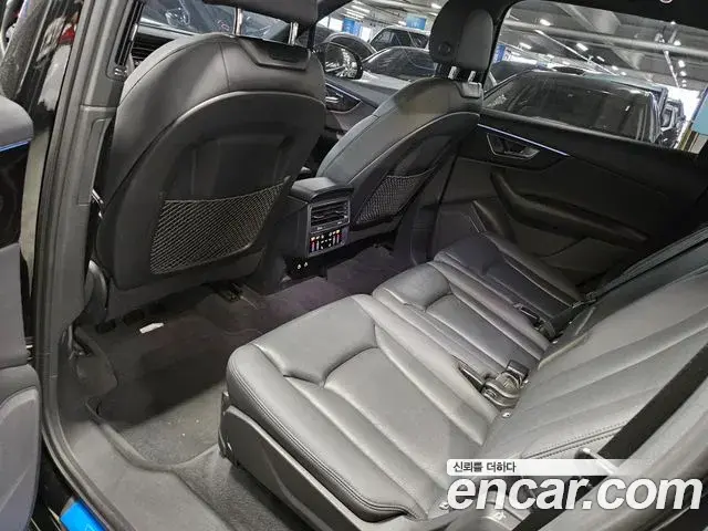 Audi Q7 2022 — Фото 11/20