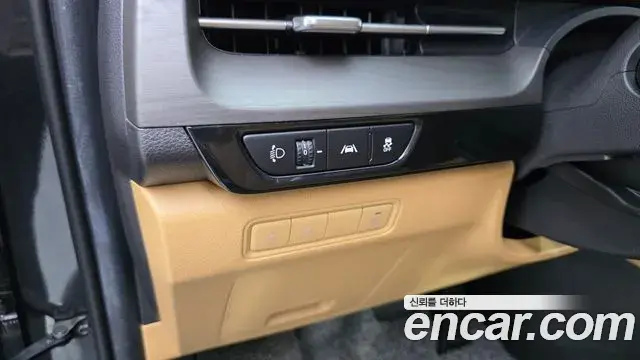 Kia Carnival 2021 — Фото 12/20