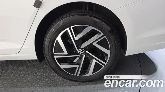 Volkswagen Jetta 2024 — Şəkil 20/37