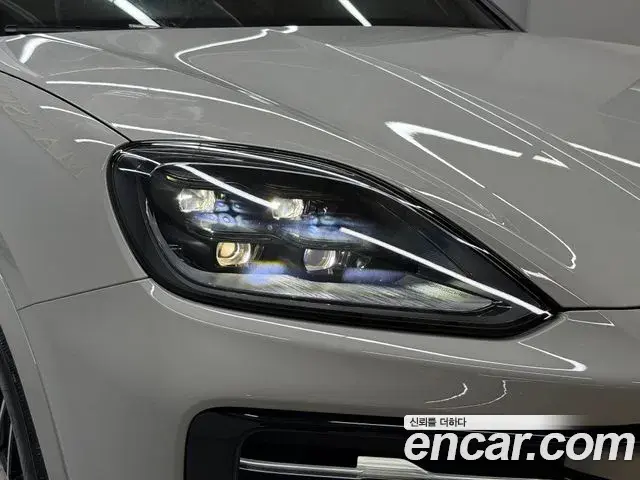 Porsche Cayenne 2024 — Фото 18/20