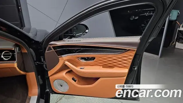 Bentley Flying Spur 2021 — Photo 8/50