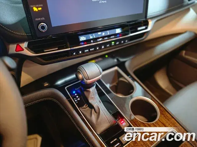 Toyota Sienna 2025 — ფოტო 4/19