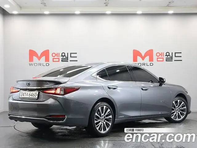 Lexus ES300h 2021 — Фото 3/20