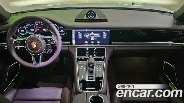 Porsche Panamera 2019 — Photo 9/20