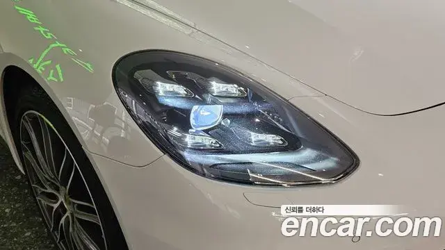 Porsche Panamera 2019 — Photo 15/20