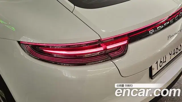 Porsche Panamera 2019 — Photo 16/20