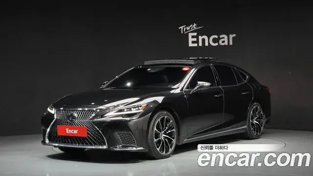 Lexus LS500 2021 — ფოტო 1/20