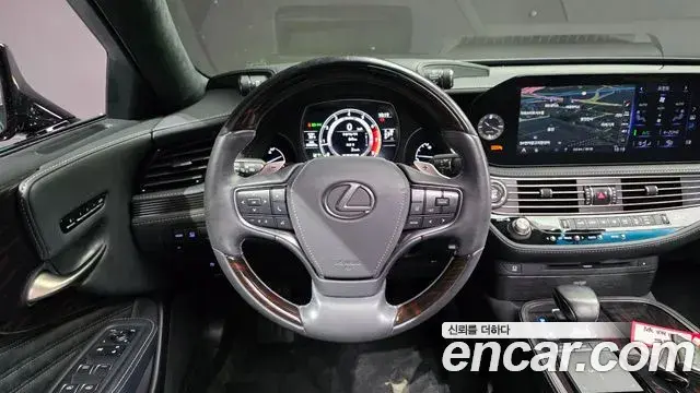 Lexus LS500 2021 — ფოტო 4/20