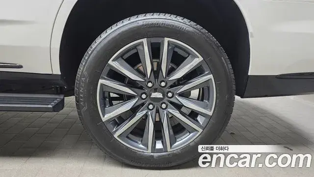 Cadillac Escalade 2021 — Photo 35/41