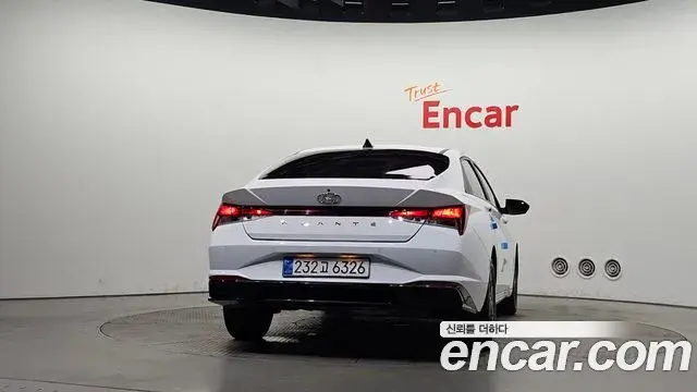 Hyundai Avante 2022 — Photo 4/20