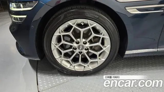 Genesis Electrified G80 2020 — Photo 4/20