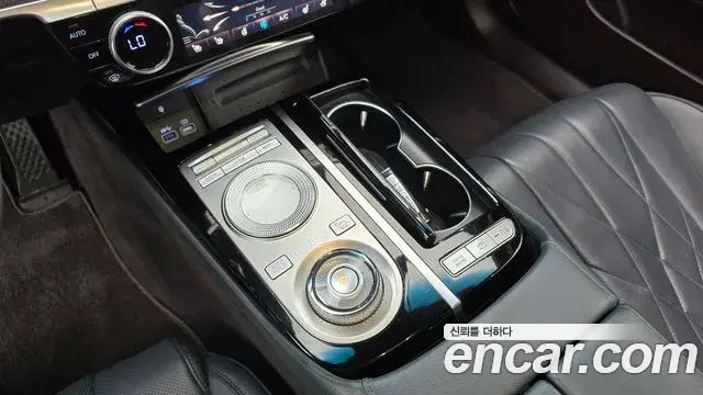 Genesis Electrified G80 2020 — Photo 8/20