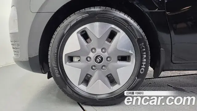 Hyundai Staria 2023 — Photo 5/20