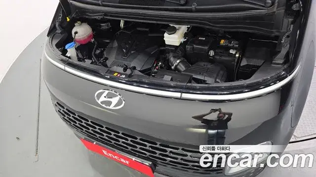 Hyundai Staria 2023 — Photo 6/20