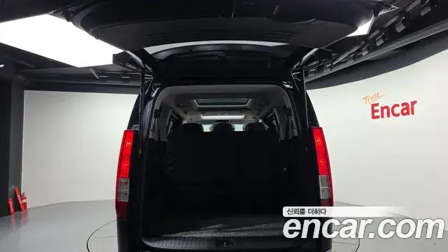 Hyundai Staria 2023 — Photo 20/20