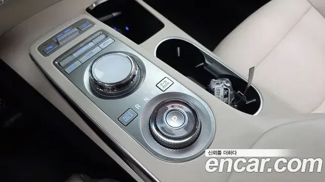 Genesis GV70 2023 — Фото 9/20