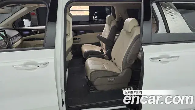 Kia Carnival 2022 — Фото 10/20
