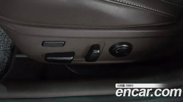 Kia Stinger 2019 — Şəkil 18/35