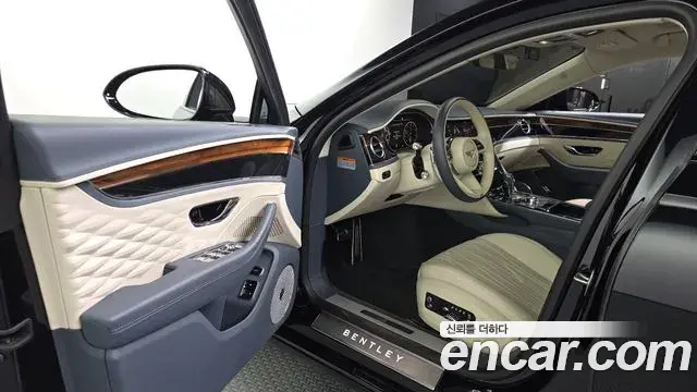 Bentley Flying Spur 2021 — Photo 4/20